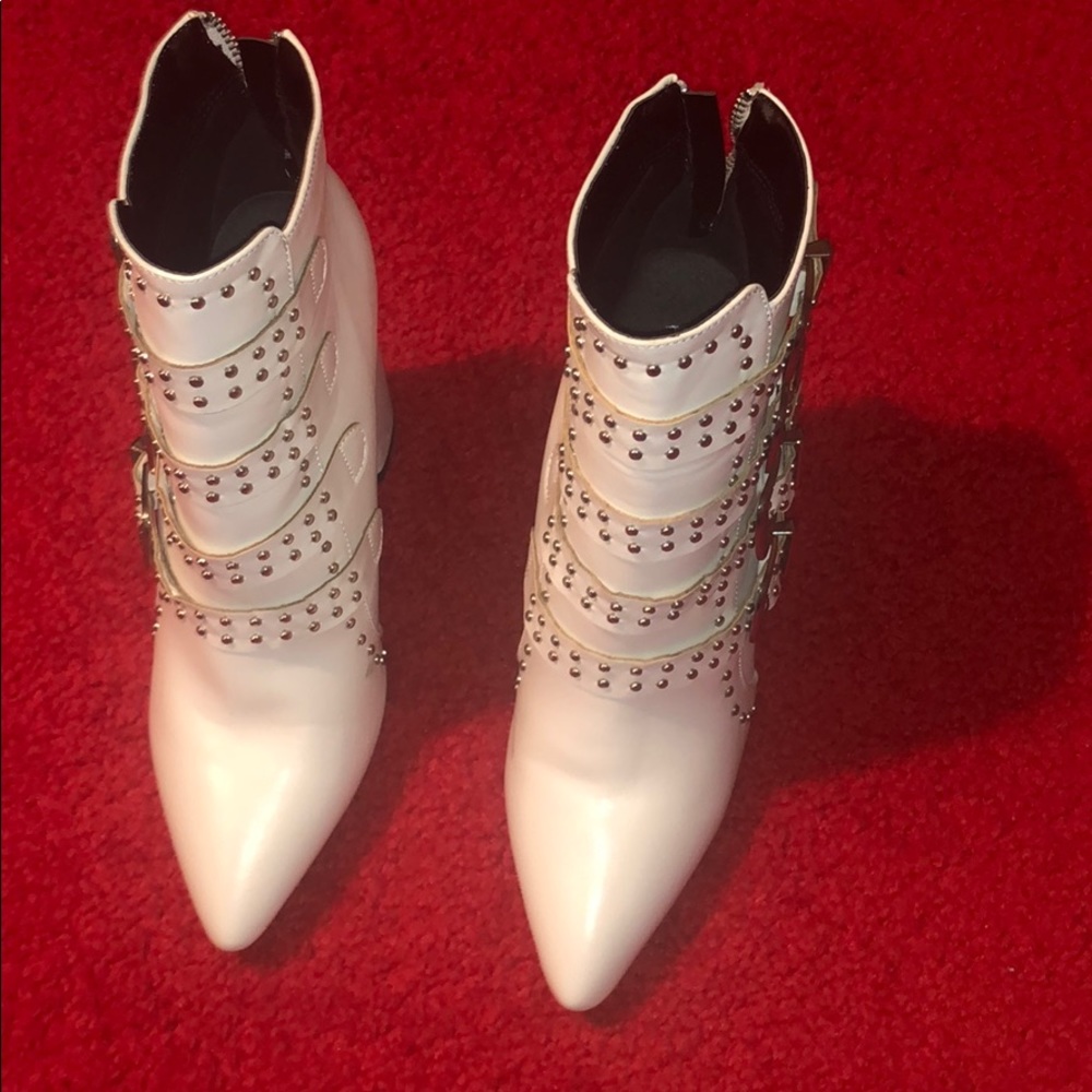 Western Styled Heeled Boots